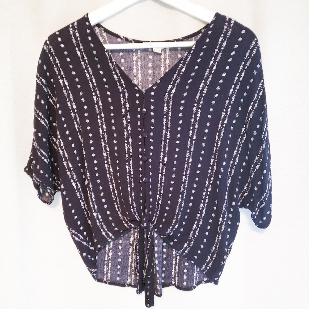 Cute nautical looking blouse.